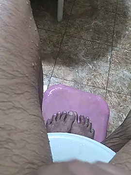 Snapshot of surfer_fun29 chatting on March 11, 4:21 am surfer fun29 online show from March 11, 4:21 am