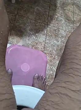 Snapshot of surfer_fun29 chatting on October 20, 4:24 am surfer fun29 online show from October 20, 4:24 am