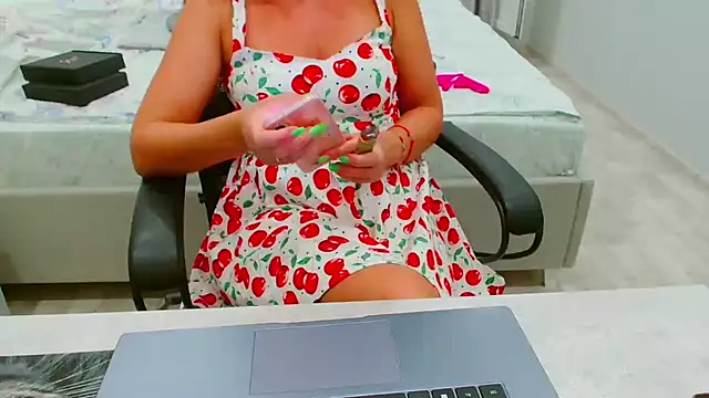 EveLove33 online show from July 23, 5:00 pm