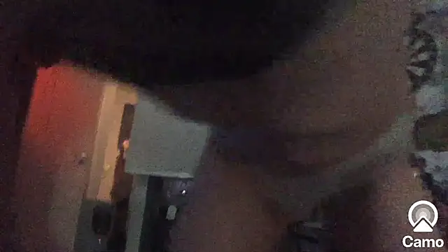 Snapshot of DownstairsSky chatting on November 16, 6:41 am DownstairsSky online show from November 16, 6:41 am