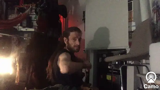 Snapshot of DownstairsSky chatting on November 21, 11:53 am DownstairsSky online show from November 21, 11:53 am