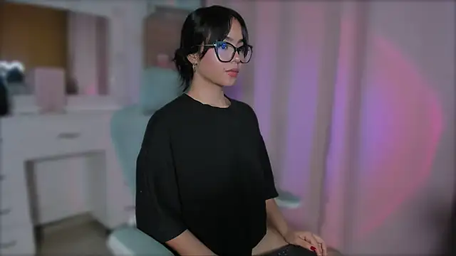 Snapshot of Olivia_xd_ chatting on January 10, 9:44 am Olivia xd online show from January 10, 9:44 am