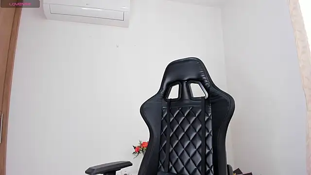 amara falcon online show from November 21, 2:27 pm