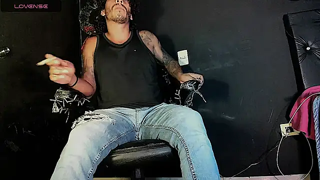 FuckHardlove online show from December 15, 11:09 pm