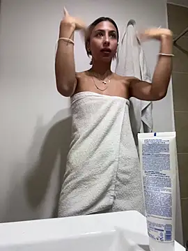 Ameellie online show from November 20, 4:07 pm