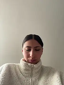 Ameellie online show from April 10, 3:28 pm