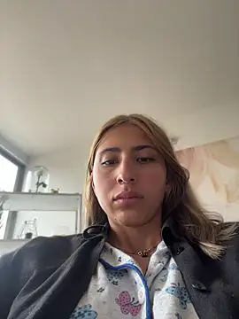 Snapshot of Ameellie chatting on July 12, 1:57 pm Ameellie online show from July 12, 1:57 pm