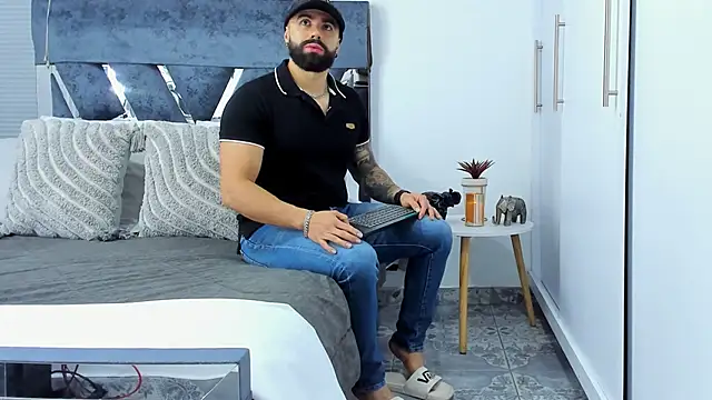 Zack Froone online show from December 3, 12:25 pm