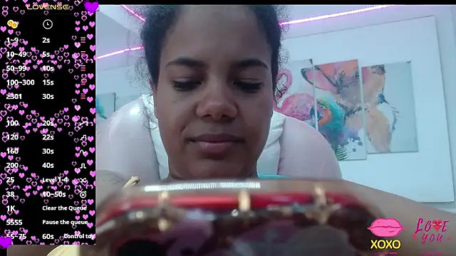 Snapshot of alegriamartinez chatting on October 15, 7:14 pm alegriamartinez online show from October 15, 7:14 pm