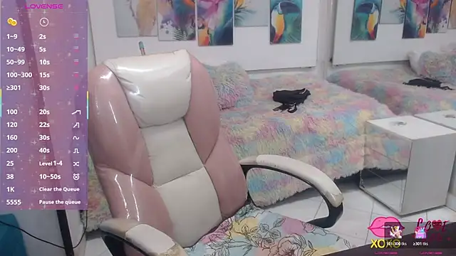 Snapshot of alegriamartinez chatting on November 23, 12:21 am alegriamartinez online show from November 23, 12:21 am