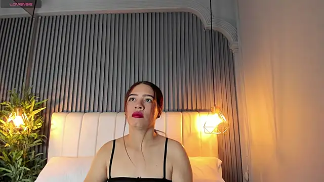 SaraRiley online show from November 10, 11:04 pm