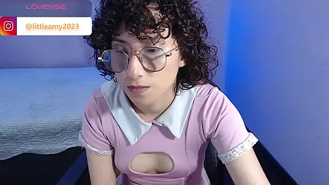 Snapshot of little__amy_ chatting on January 29, 7:00 pm little amy online show from January 29, 7:00 pm