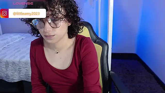 Snapshot of little__amy_ chatting on February 10, 9:47 pm little amy online show from February 10, 9:47 pm