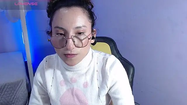 Snapshot of little__amy_ chatting on March 21, 3:33 am little amy online show from March 21, 3:33 am