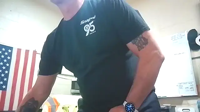 Snapshot of Cockrub1 chatting on March 4, 12:44 pm Cockrub1 online show from March 4, 12:44 pm