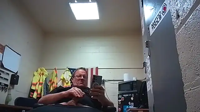 Snapshot of Cockrub1 chatting on December 14, 7:36 am Cockrub1 online show from December 14, 7:36 am