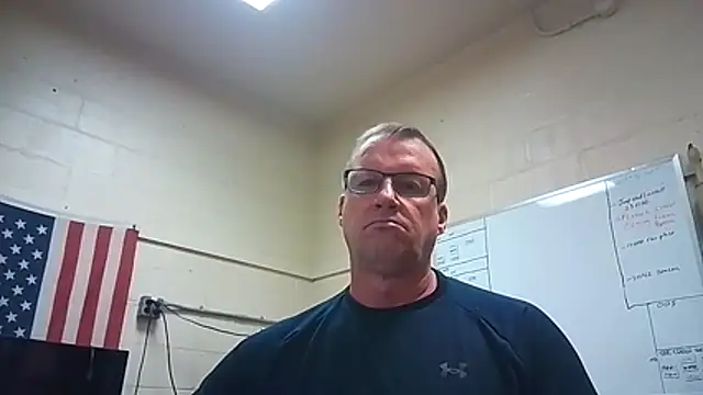 Snapshot of Cockrub1 chatting on February 13, 12:23 pm Cockrub1 online show from February 13, 12:23 pm