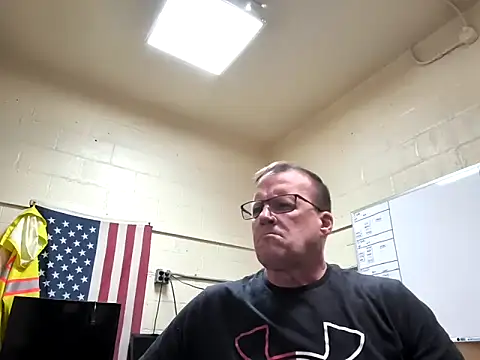 Snapshot of Cockrub1 chatting on February 18, 12:23 pm Cockrub1 online show from February 18, 12:23 pm