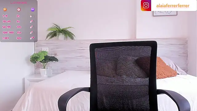 Alaia Ferrer  online show from February 9, 8:34 pm