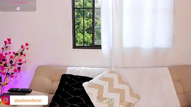 Alaia Ferrer  online show from October 11, 8:29 pm