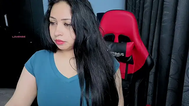 Snapshot of charlotee_lovee69 chatting on October 3, 3:25 am charlotee lovee69 online show from October 3, 3:25 am