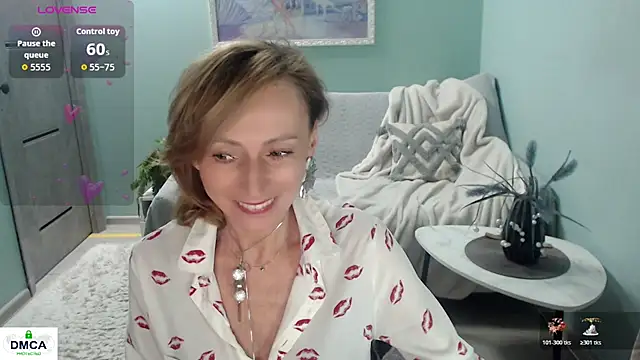 HornyMilf 777 online show from May 20, 6:52 am