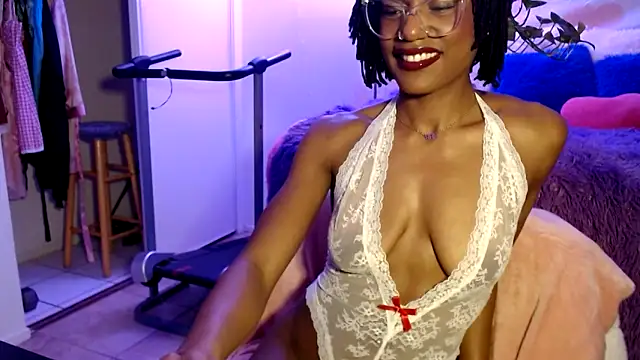 Snapshot of CocoSage chatting on November 20, 8:03 am CocoSage online show from November 20, 8:03 am