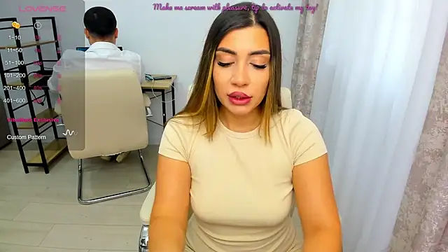 Snapshot of EveEvian chatting on July 20, 10:18 am EveEvian online show from July 20, 10:18 am