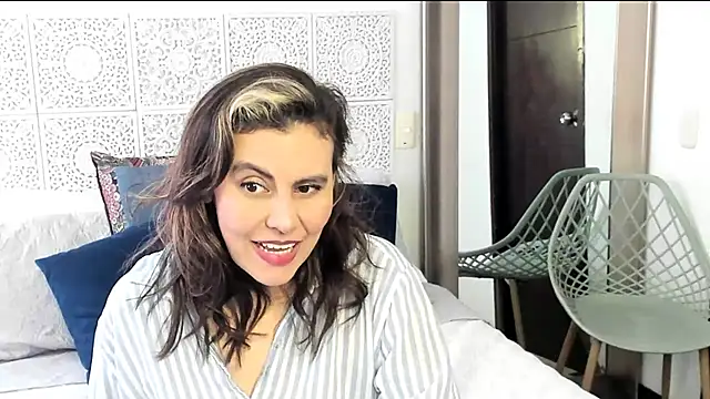 V monse online show from February 9, 3:01 pm