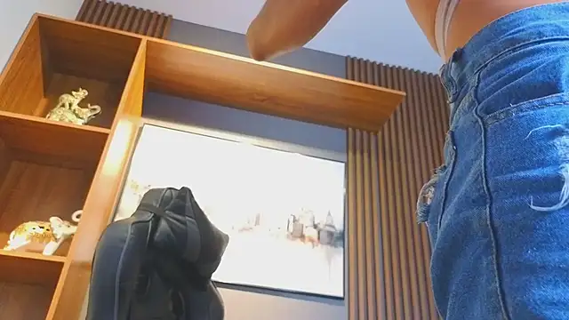 Alahia Rodriguez online show from April 13, 7:30 pm