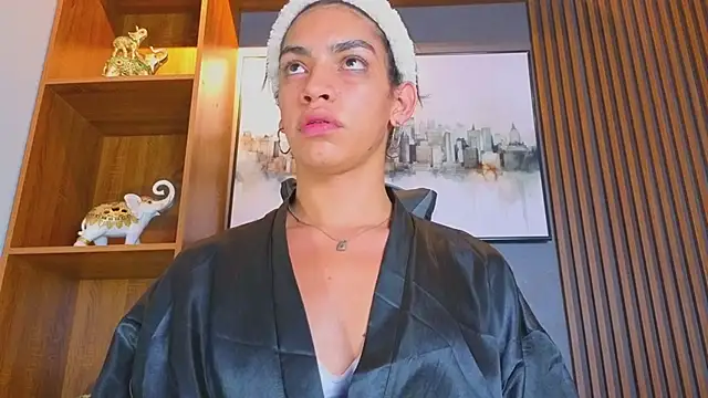 Alahia Rodriguez online show from May 21, 8:05 pm
