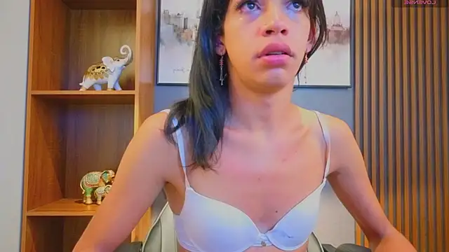 Snapshot of Alahia_Rodriguez chatting on July 10, 10:51 am Alahia Rodriguez online show from July 10, 10:51 am