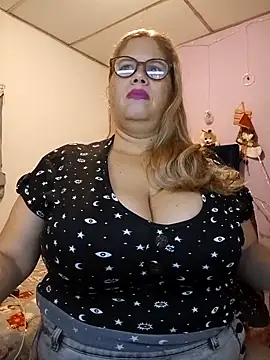 EllisW8 online show from December 14, 11:37 am