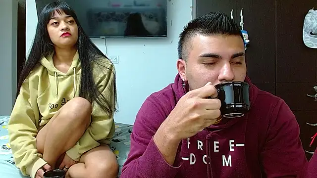 Snapshot of 2ScarletandRyan8 chatting on December 21, 10:06 am 2ScarletandRyan8 online show from December 21, 10:06 am