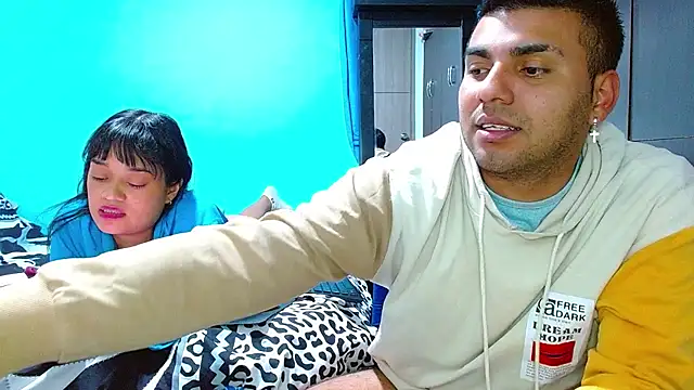 Snapshot of 2ScarletandRyan8 chatting on January 27, 1:09 pm 2ScarletandRyan8 online show from January 27, 1:09 pm