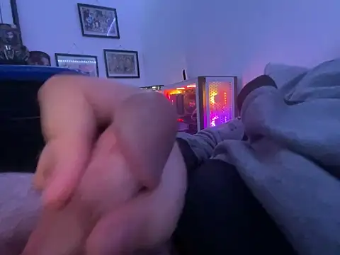 Snapshot of HardlyaBrigade chatting on February 1, 10:41 pm HardlyaBrigade online show from February 1, 10:41 pm