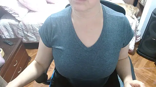 asleycavta online show from August 4, 4:42 pm