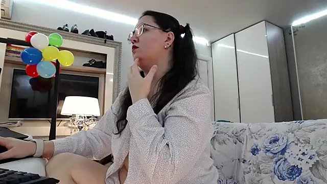 ILoveToFeelU online show from March 30, 6:53 pm