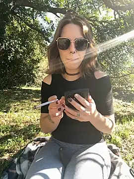 Mia Railey online show from October 24, 1:07 pm