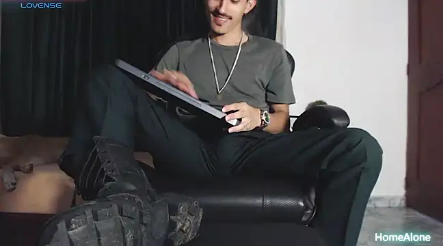 HomeAloneK online show from March 20, 7:25 pm