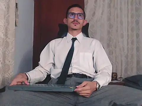 HomeAloneK online show from October 21, 7:58 pm