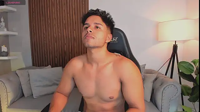 Snapshot of liam_collins21 chatting on September 9, 11:43 am liam collins21 online show from September 9, 11:43 am