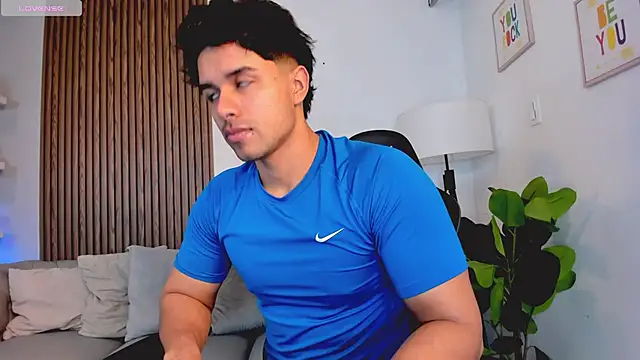 Snapshot of liam_collins21 chatting on November 11, 11:54 am liam collins21 online show from November 11, 11:54 am