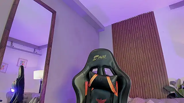 Snapshot of liam_collins21 chatting on January 7, 11:56 am liam collins21 online show from January 7, 11:56 am