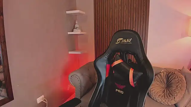 Snapshot of liam_collins21 chatting on January 10, 11:45 am liam collins21 online show from January 10, 11:45 am