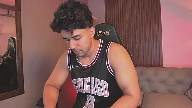 Snapshot of liam_collins21 chatting on January 11, 11:59 am liam collins21 online show from January 11, 11:59 am