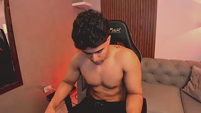 Snapshot of liam_collins21 chatting on January 15, 12:10 pm liam collins21 online show from January 15, 12:10 pm