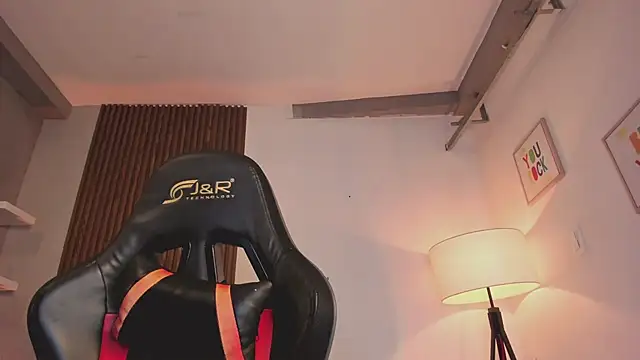 Snapshot of liam_collins21 chatting on February 8, 11:35 am liam collins21 online show from February 8, 11:35 am