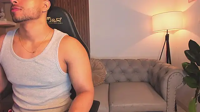 Snapshot of liam_collins21 chatting on February 19, 12:01 pm liam collins21 online show from February 19, 12:01 pm