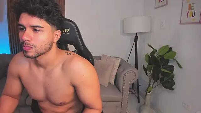 Snapshot of liam_collins21 chatting on February 20, 12:05 pm liam collins21 online show from February 20, 12:05 pm